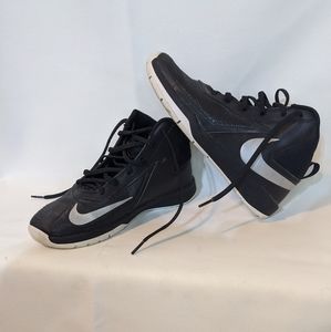 Nike Basketball hightops. Boys size 5.5 Y